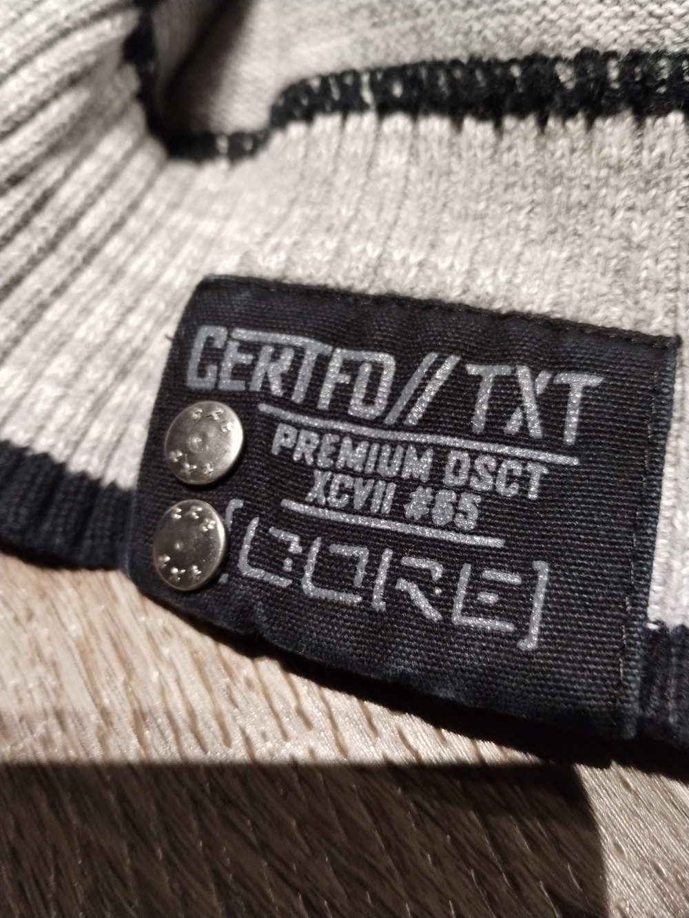 Men's Gradient Gray Zip-Button Knit Sweater - Picture 5 of 5
